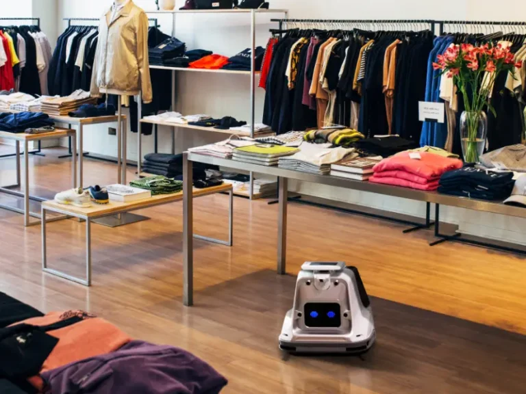 04_X1000_ClothingStore